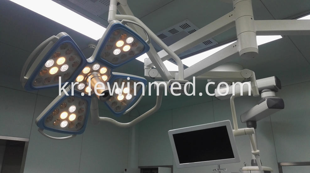 Surgical Lamp With Camera 2